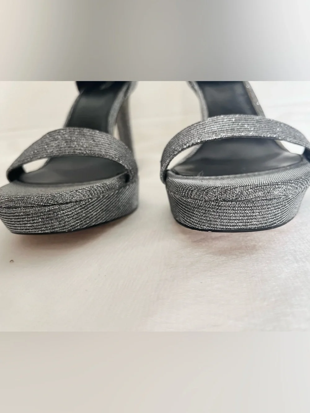Michael Kors Margo platform silver shimmer sandal heel 10